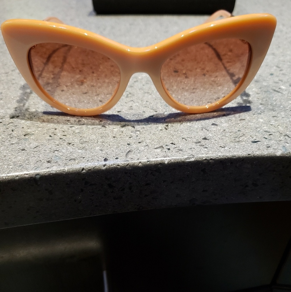 Dolce & Gabbana pink Cat eye Lace flower Sunnies